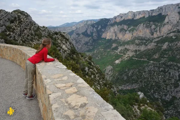 Gorges-du-verdon-en-famille-voiture