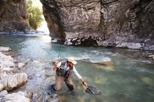 kevin-chambon-moniteur-guide-de-peche-dans-les-gorges-du-verdon